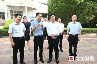 巴雷拉代表意大利国家队出场50次，在目前球队中仅次于多纳鲁马